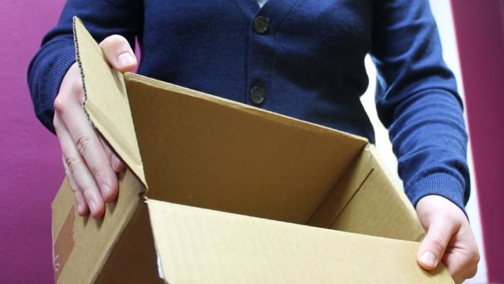 Zatrzymana oszustka, która wysyłała fałszywe paczki za pobraniem