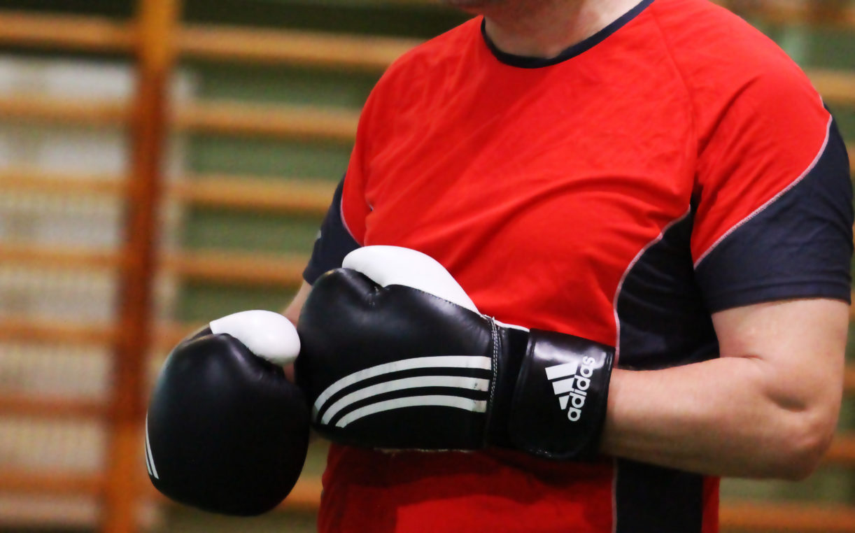 Trener boksu posądzony o molestowanie (WIDEO)