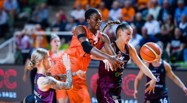 Mistrzynie Polski podejmują beniaminka