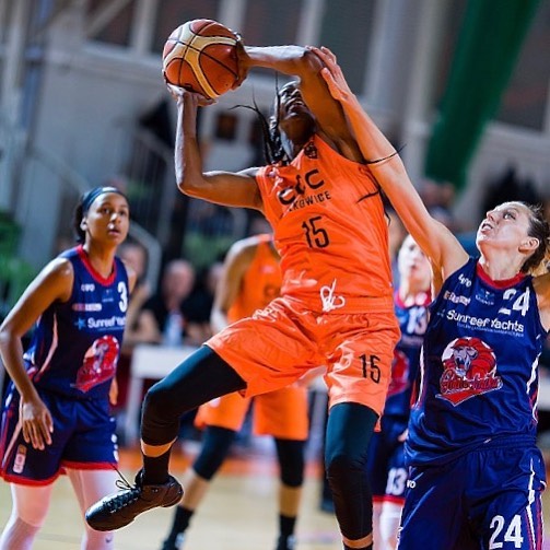 Łatwe zwycięstwo CCC i udany debiut Hayes