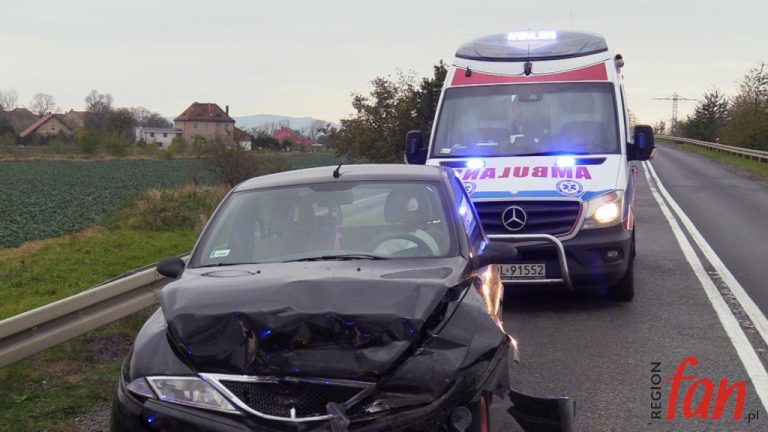 Stłuczka za wiaduktem (FOTO, WIDEO)