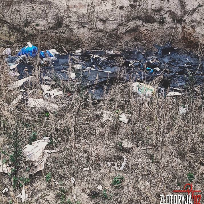 Nieznany sprawca podpalił śmieci