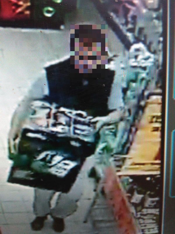 Ukradli robota, bo potrzebowali gotówki (FOTO)