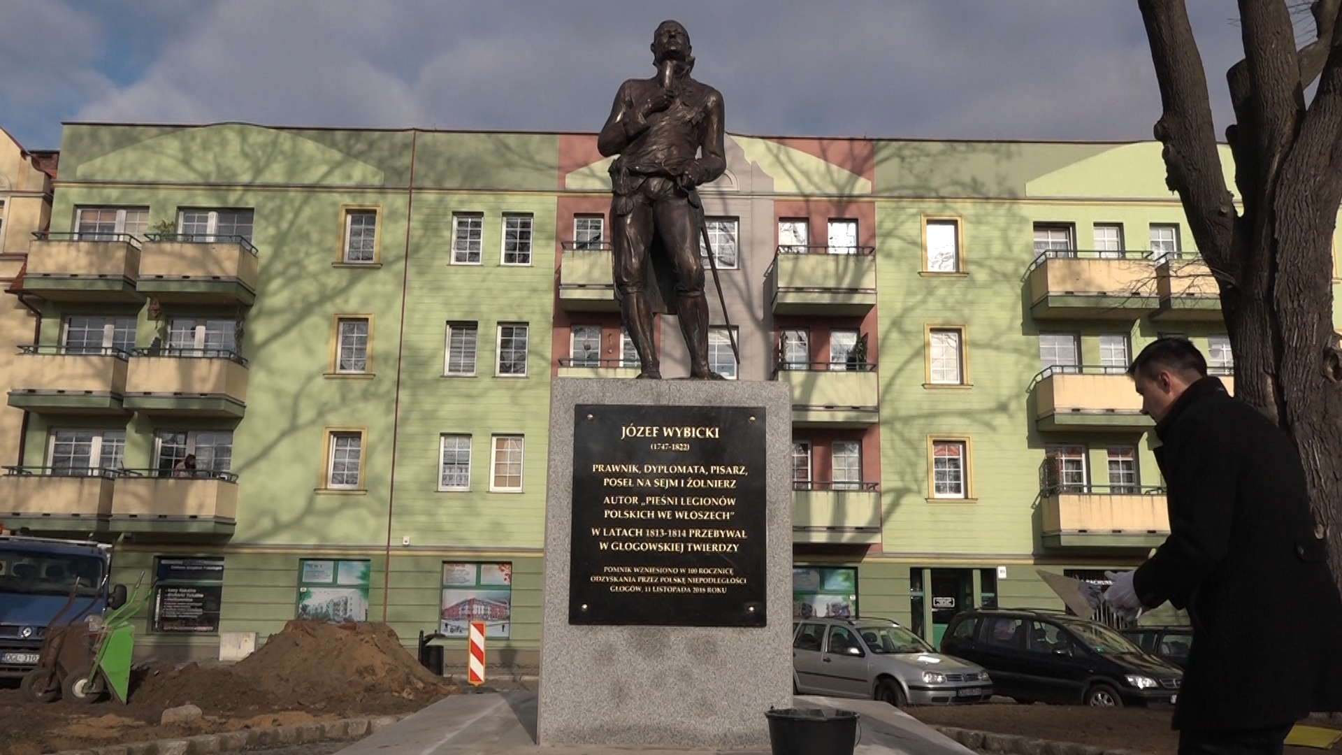 Kapsuła czasu wmurowana pod pomnikiem Wybickiego (WIDEO, FOTO)