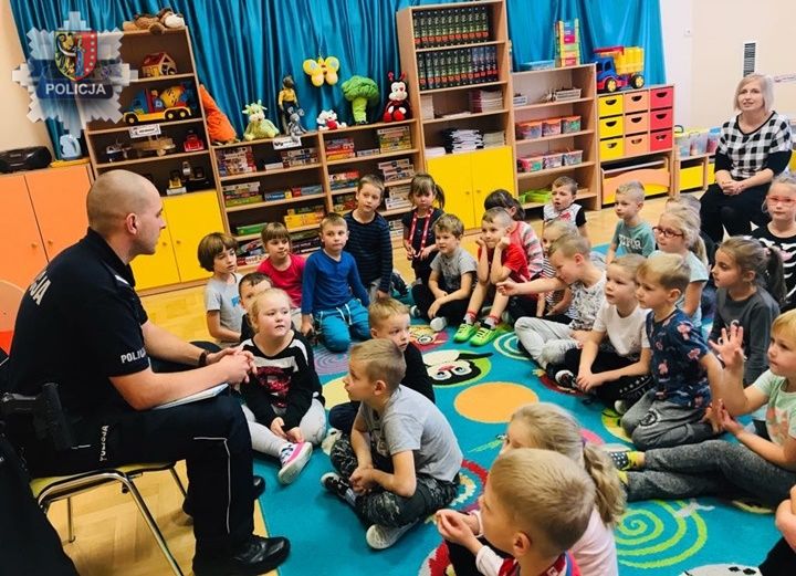 Polkowiccy policjanci czytali bajki