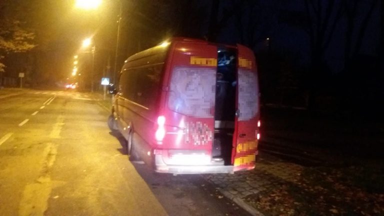 Wiózł pasażerów niczym „śledzie w beczce”