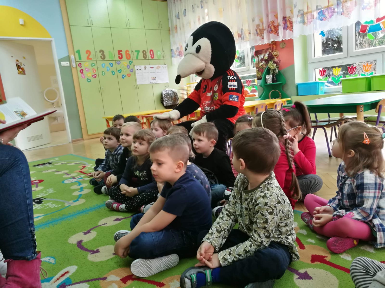 Krecik czytał dzieciom (FOTO)