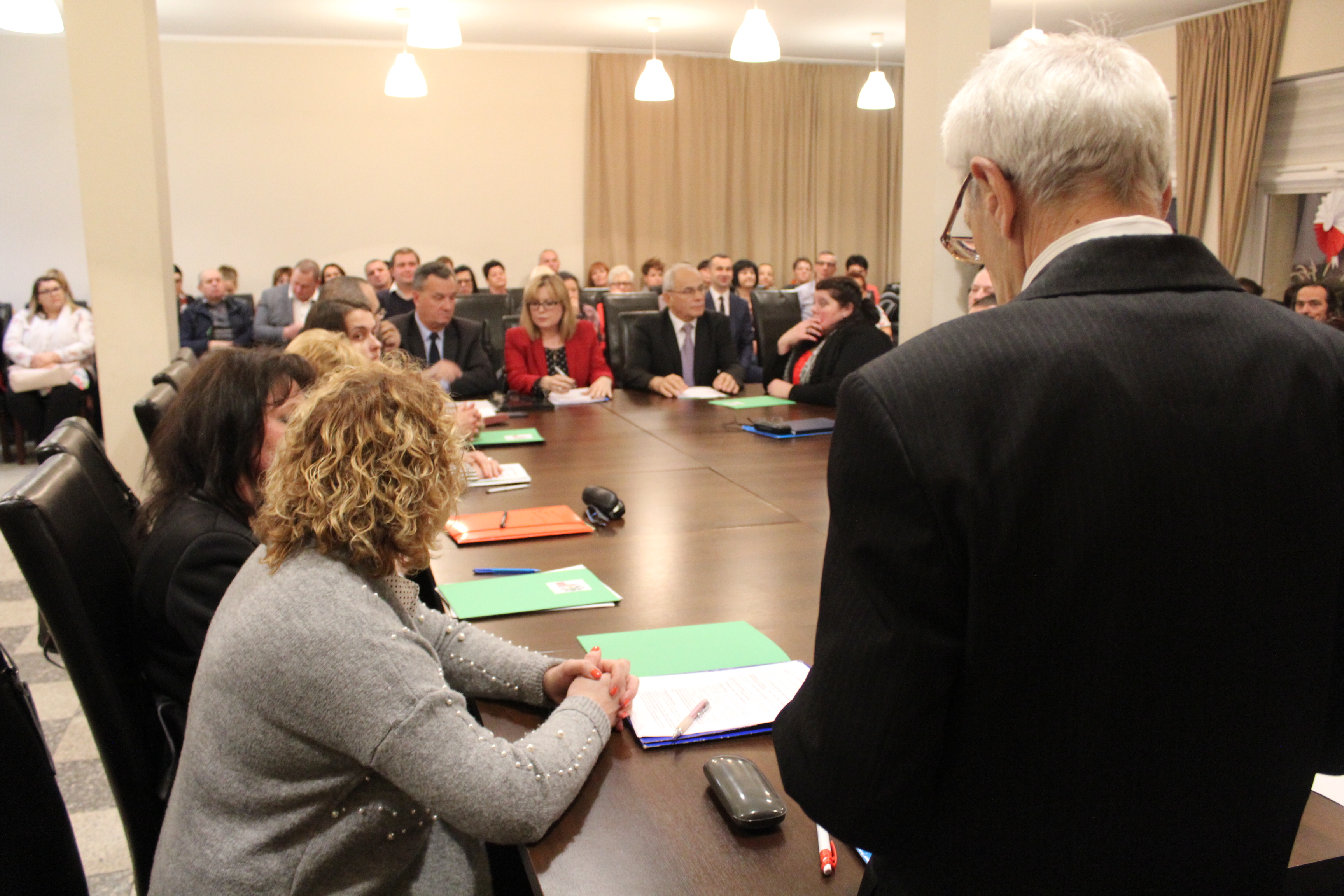 Pierwsza sesja i wrócił temat przyłączenia do powiatu lubińskiego