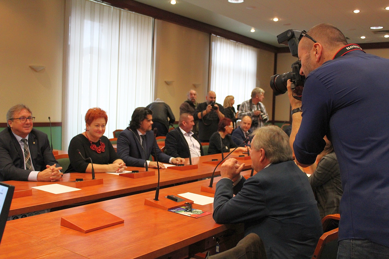 Legniccy radni w uroczystych okolicznościach (FOTO)