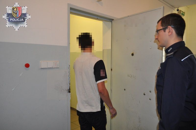 Pijany polkowiczanin okradł sklep w pobliżu komendy policji