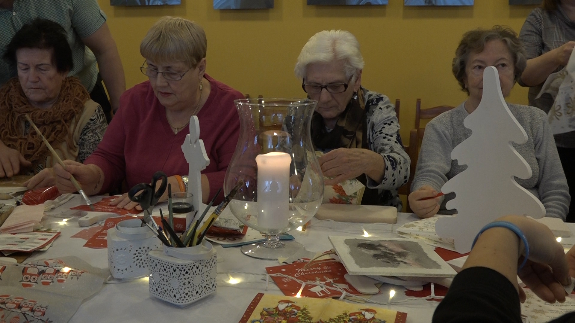 Świąteczne warsztaty w szczytnym celu (WIDEO)