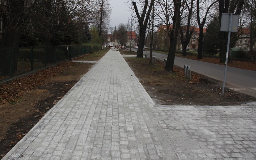 Przedwojenny chodnik w Legnicy to już wspomnienie
