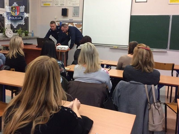 O cyberprzemocy rozmawiają nie tylko z młodzieżą