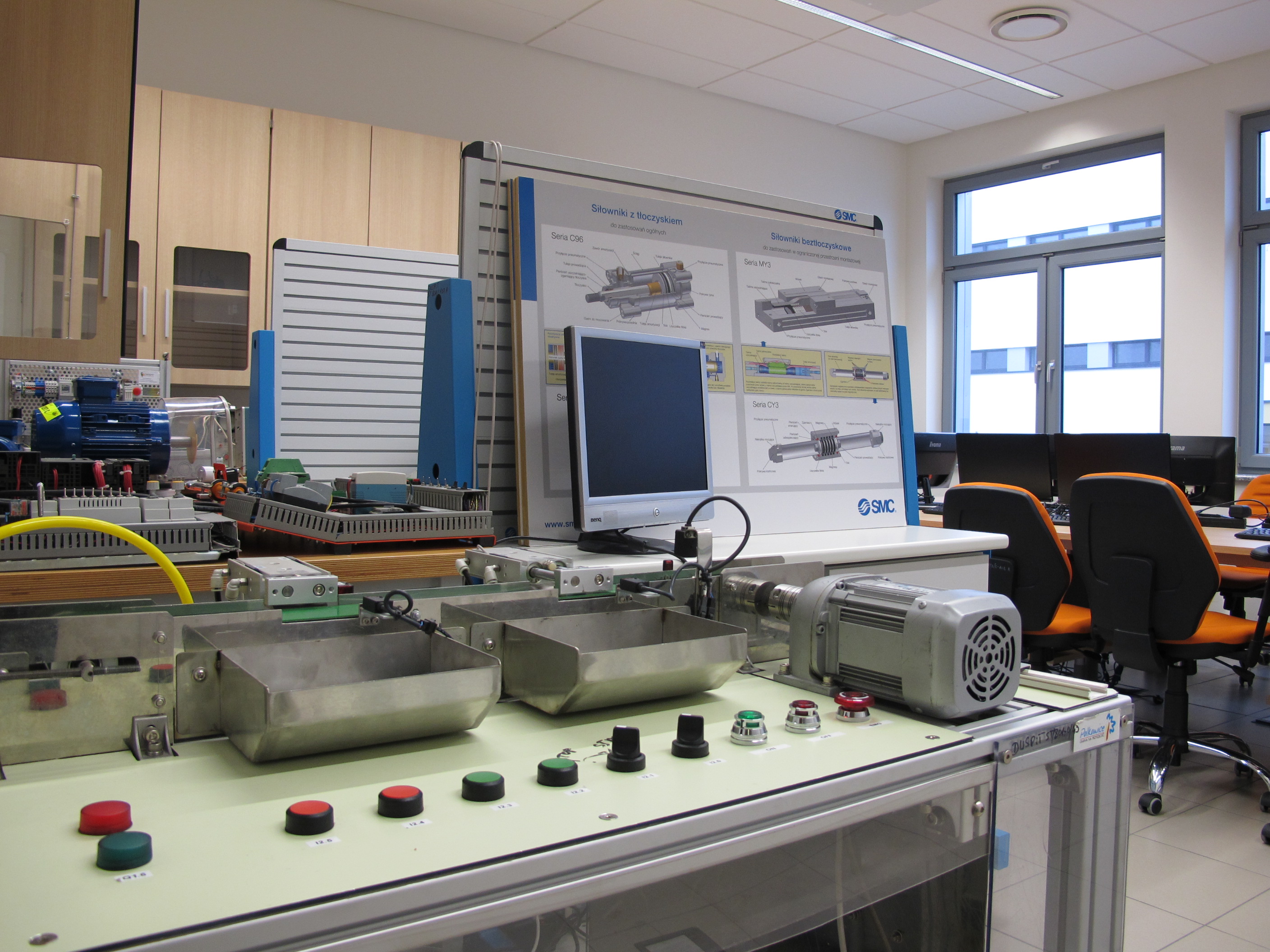 Doposażą laboratoria Uczelni Jana Wyżykowskiego