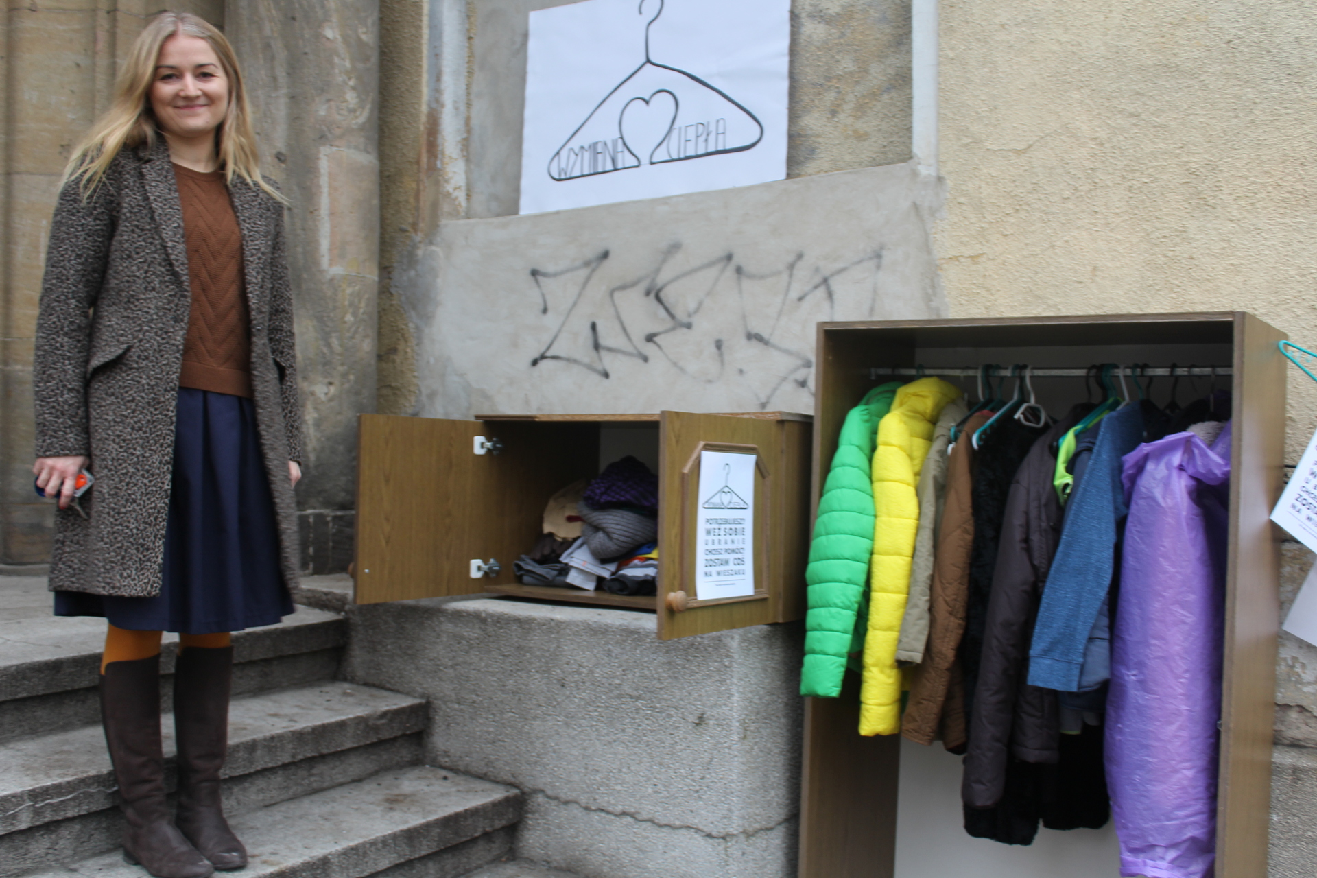 Wyjątkowa szafa przy głogowskiej szkole