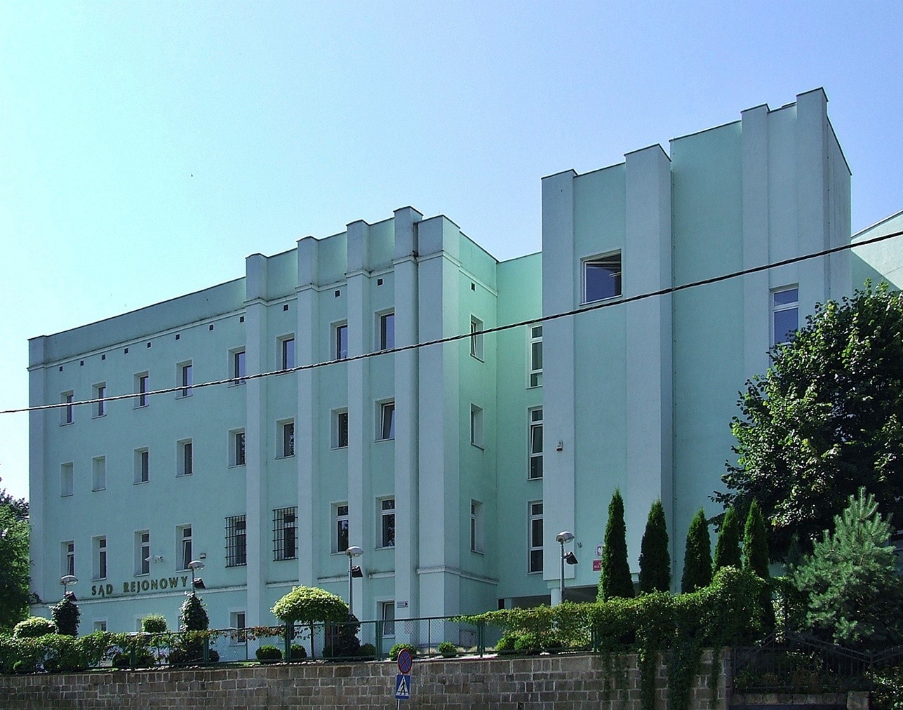 Pracownicy sądów na L4. Resort zapowiada podwyżki