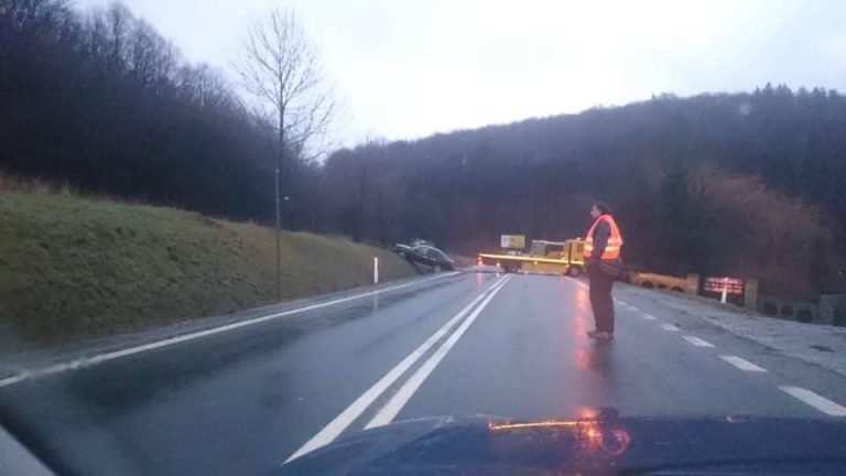 Młody kierowca wjechał w sześcioosobową rodzinę (FOTO)