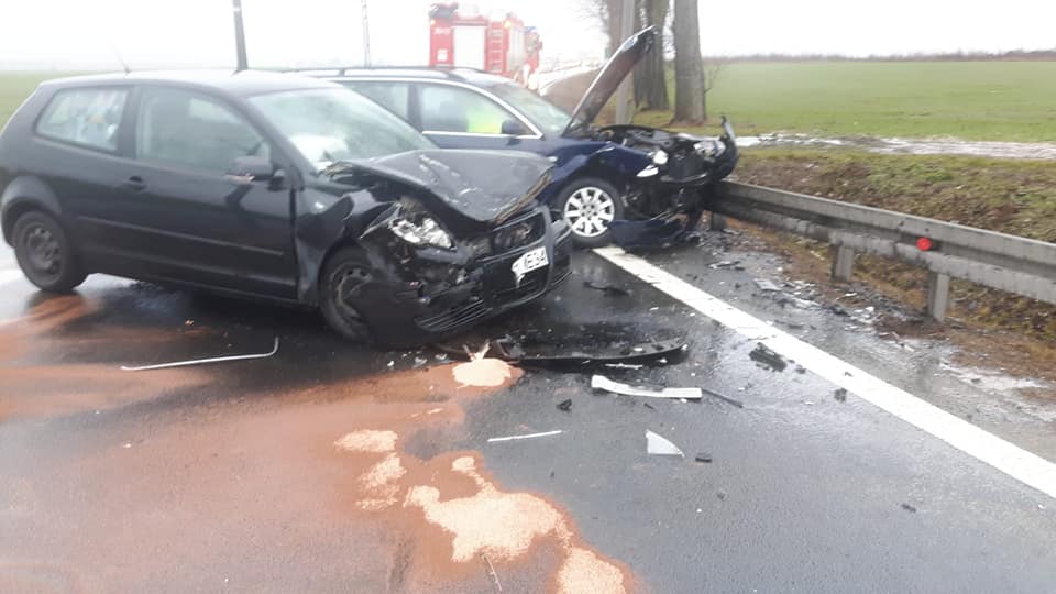 Zderzenie przy A4 i auto w rowie (FOTO)