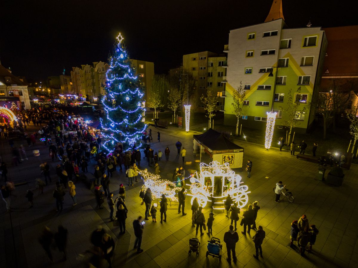 Wielkie odliczanie i świąteczna iluminacja już świeci (WIDEO, FOTO)