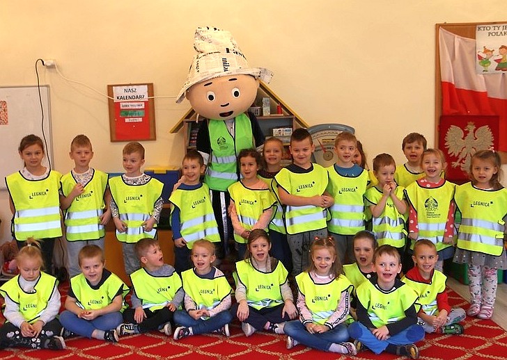 Kamizelki dla legnickich przedszkolaków