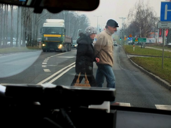 13-latek potrącony na przejściu dla pieszych