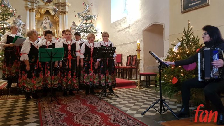 Kolędy Piotrowiczanek (WIDEO)