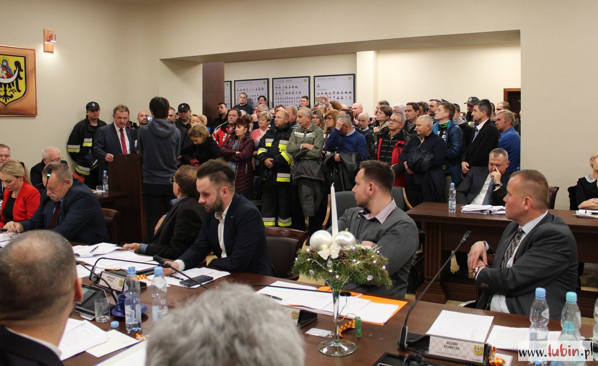 Gorąca sesja rady miejskiej. Powodem projekt włączenia części gminy do miasta