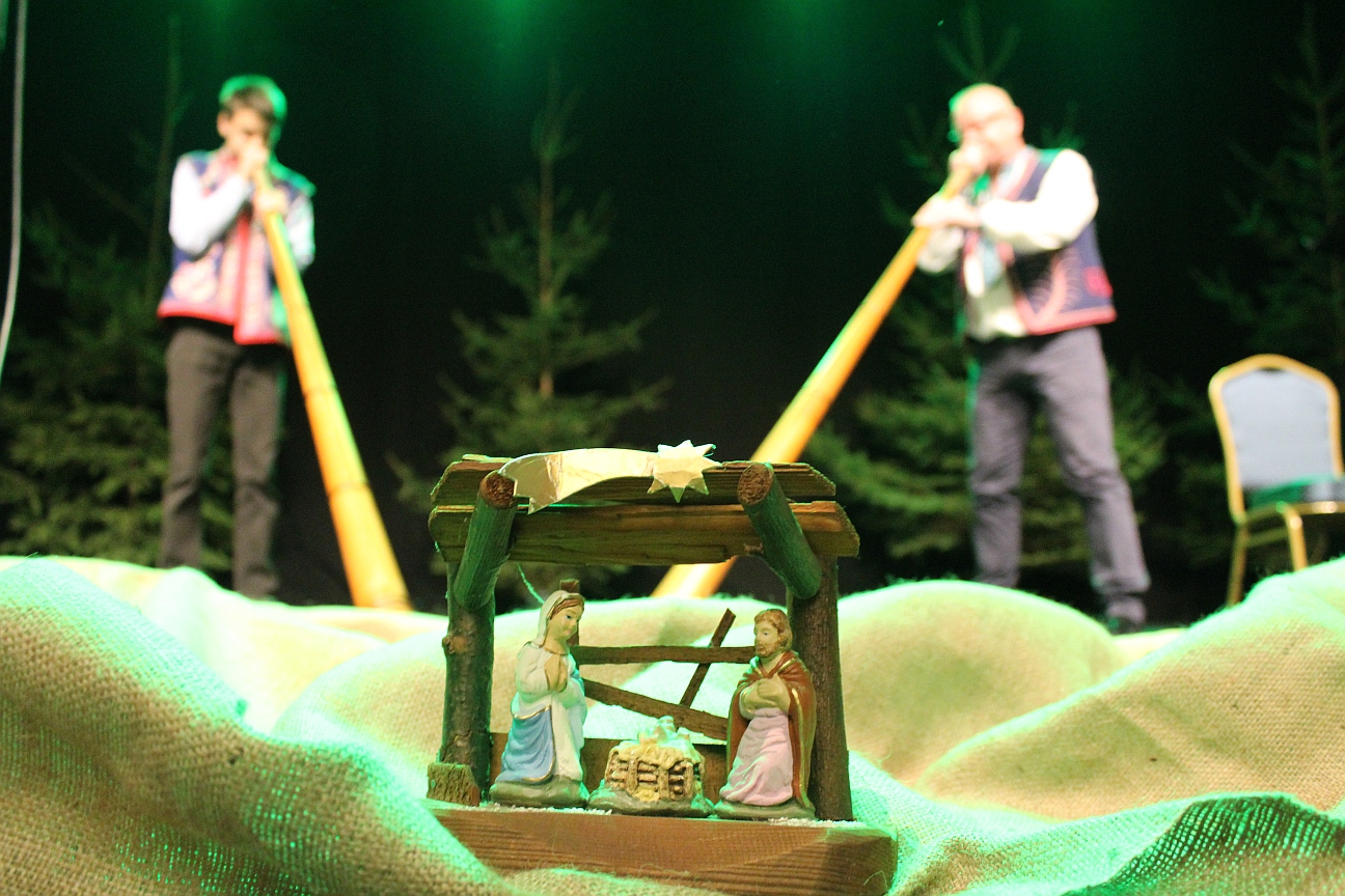 Nowe narody przy wigilijnym stole (FOTO)