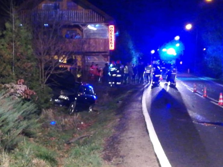 Groźnie na drodze wojewódzkiej. Dwoje dzieci trafiło do szpitala