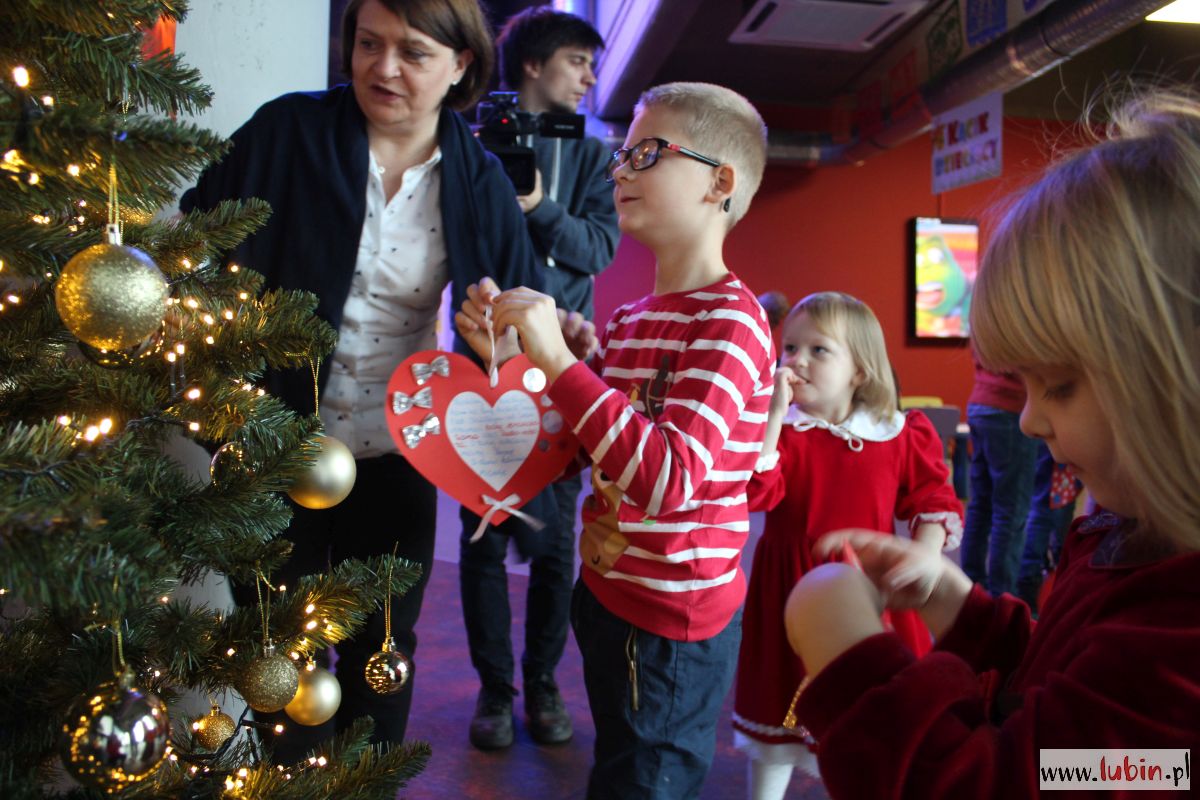 Choinka z życzeniami. Każdy może je spełnić