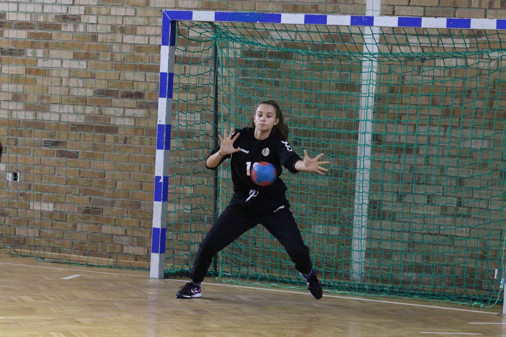 Piłka ręczna z historią w tle (FOTO)