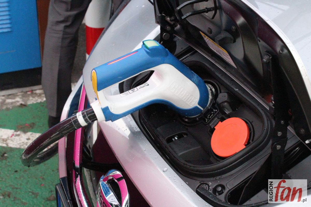 Na A4 i S8 powstaną stacje do ładowania aut elektrycznych