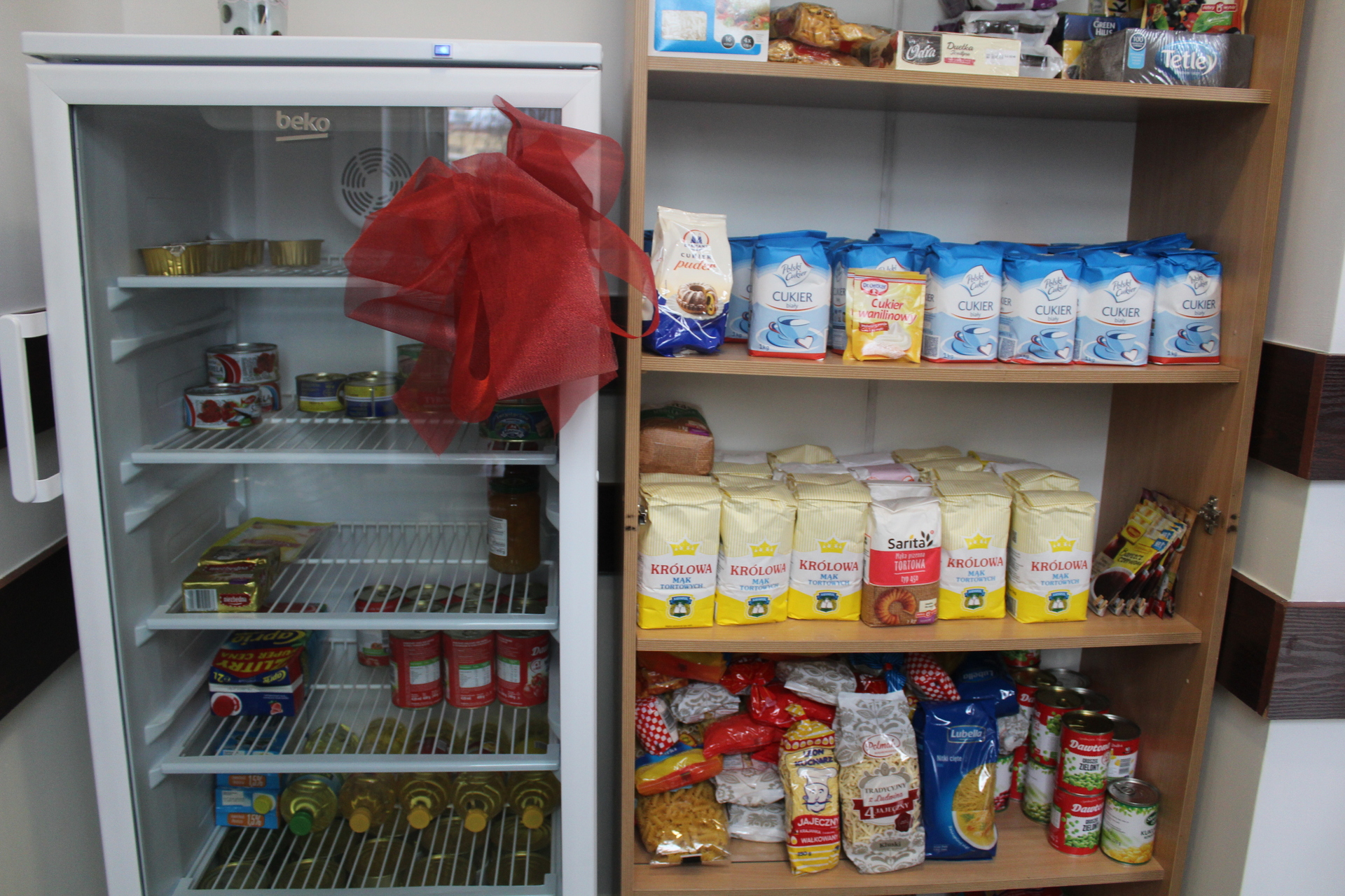 Pustki w społecznych lodówkach (WIDEO)