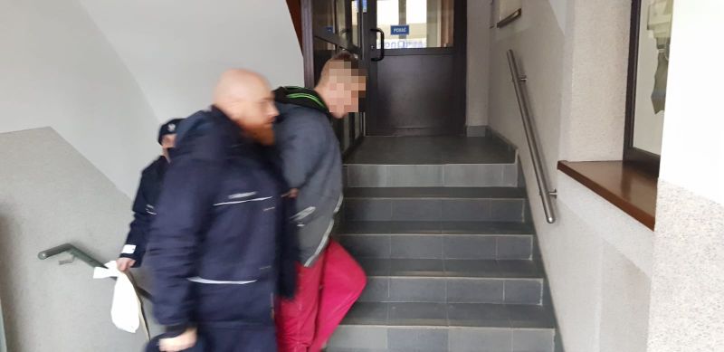 Włamywacz zatrzymany na gorącym uczynku (FOTO)