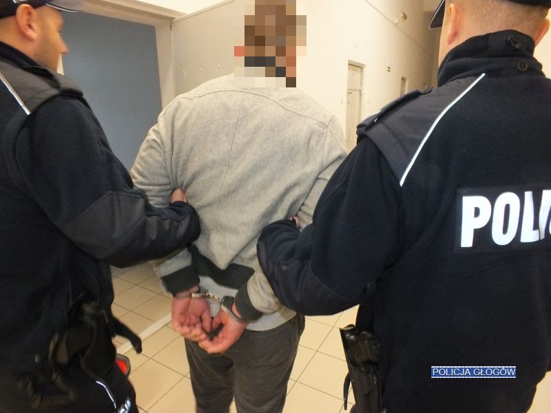 Odpowie za rozbój i kradzież 240 litrów paliwa (WIDEO)