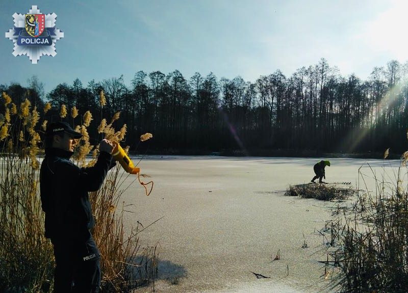 Policjanci upomnieli wędkarza