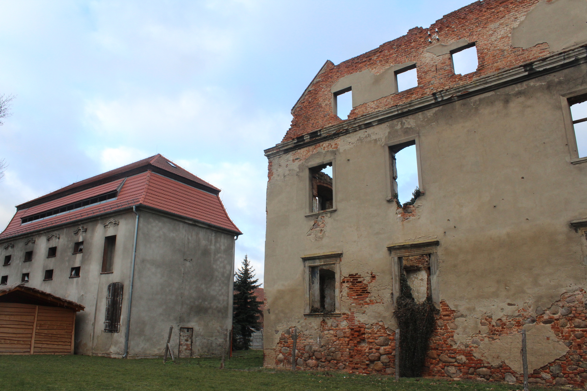 Dwa grębocickie zabytki dostaną drugie życie (WIDEO, FOTO)