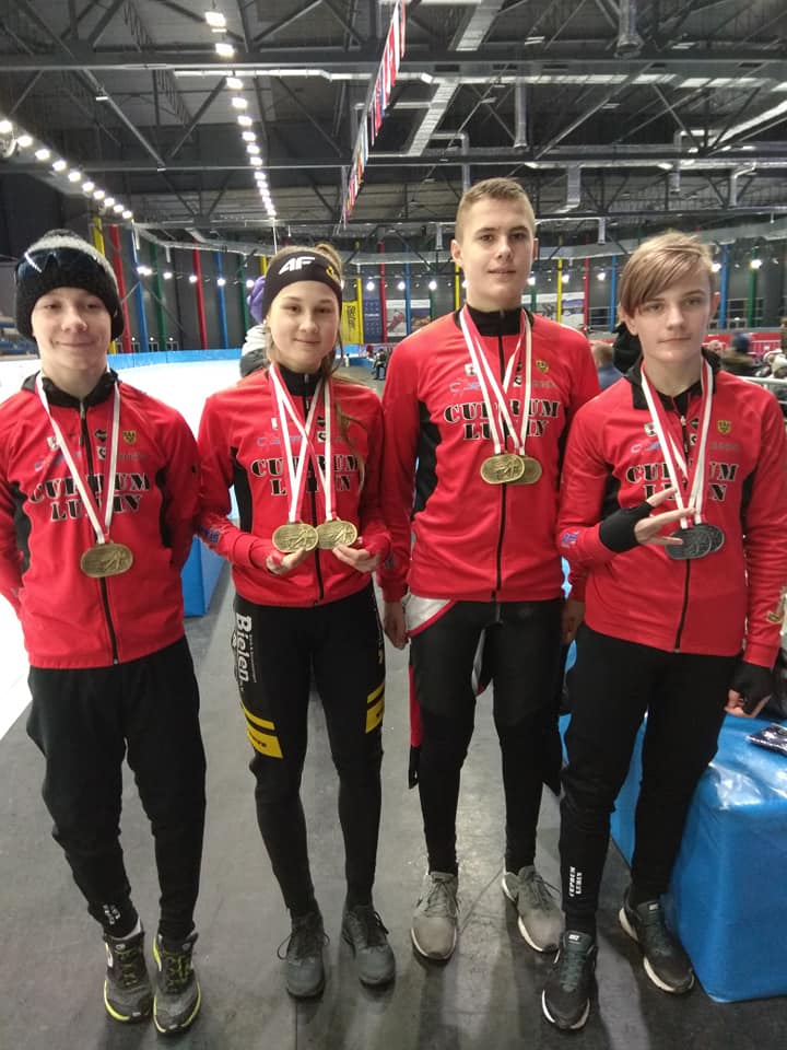 Pracowite ferie łyżwiarzy