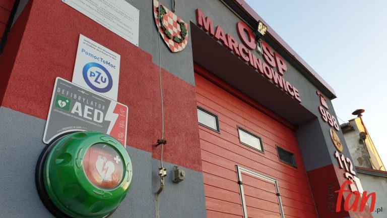 Defibrylator uruchomił strażackie syreny (FOTO, WIDEO)