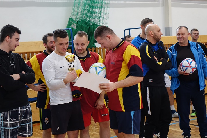 Aster wykopał puchar wójta gminy Radwanice (FOTO)