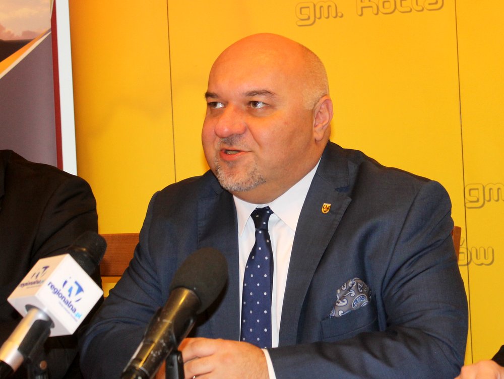 Chcą odwołać starostę