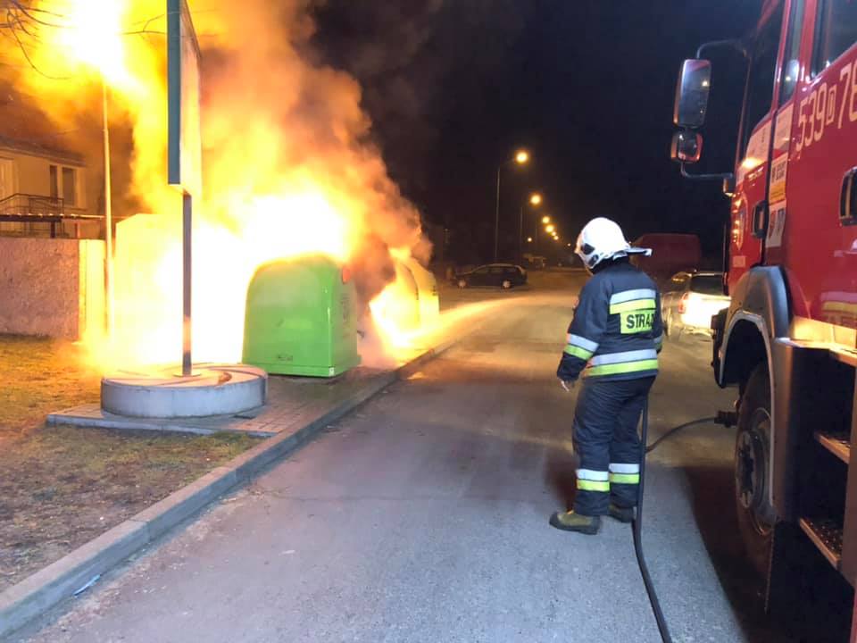 W Przemkowie paliły się śmietniki