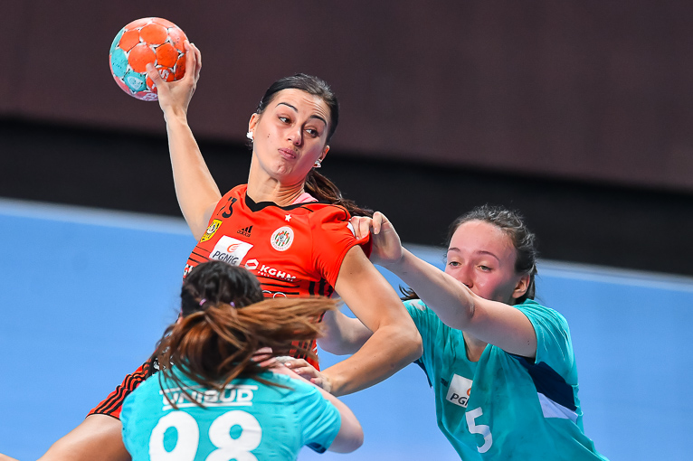 Miedziowe zdominowały rywalki