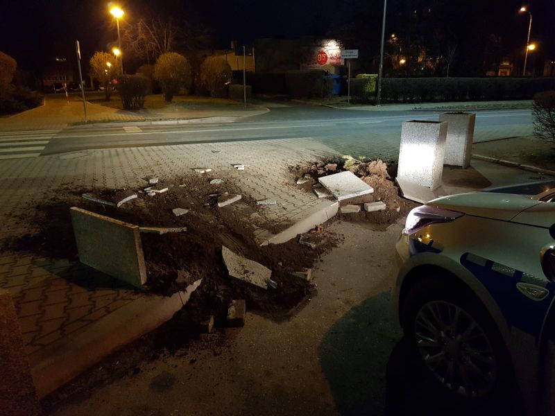 Dlaczego 20-latek nie zatrzymał się do kontroli? (FOTO)