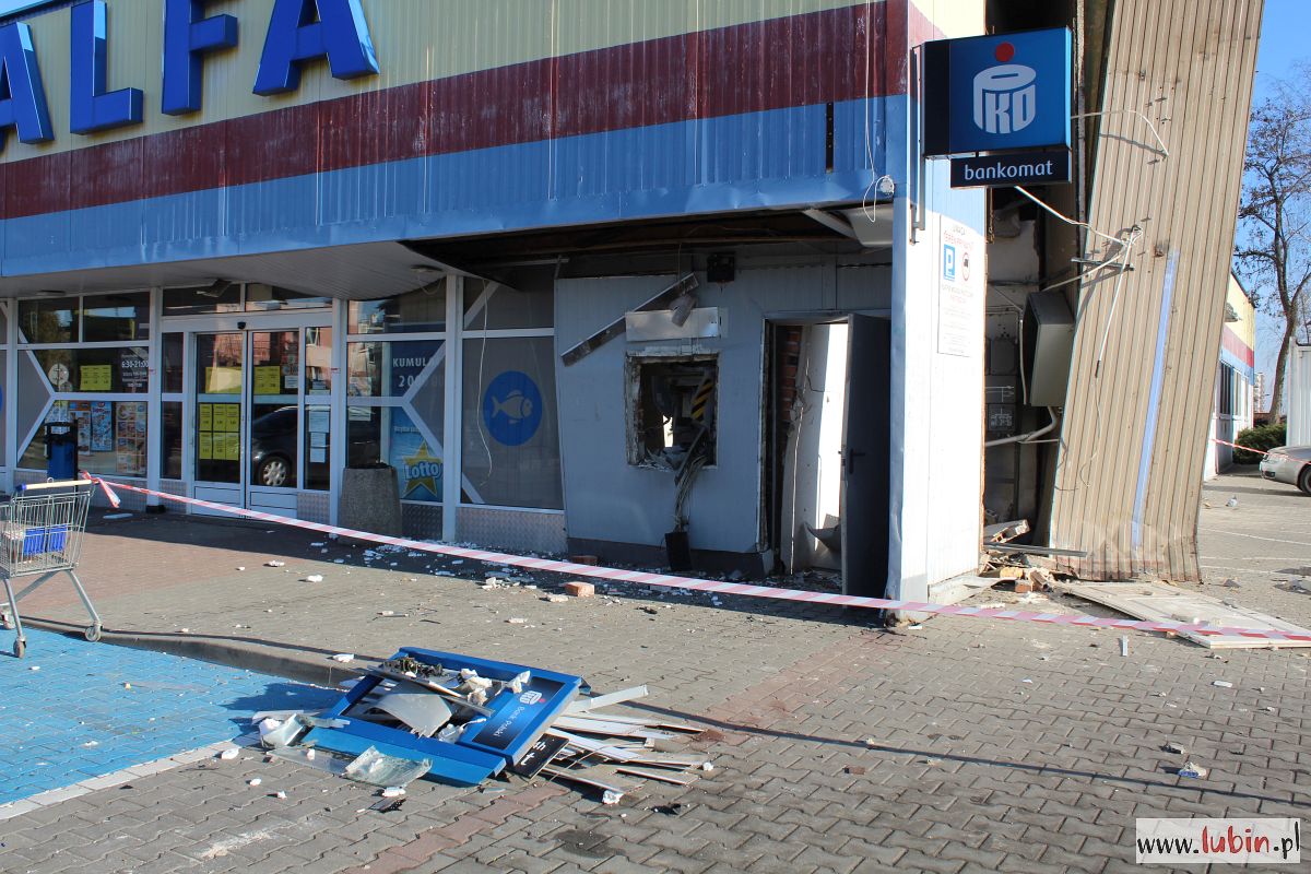 Wysadzili bankomat. Trwa policyjna obława na złodziei