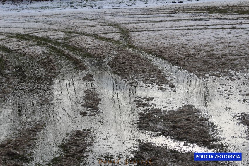 Z boiska piłkarskiego zrobił sobie tor do driftu (FOTO)