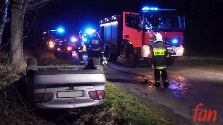 Dachowała w drodze do pracy (FOTO, WIDEO)