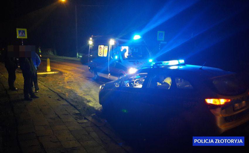Potrącenie pieszego na jezdni. 36-latek trafił do szpitala