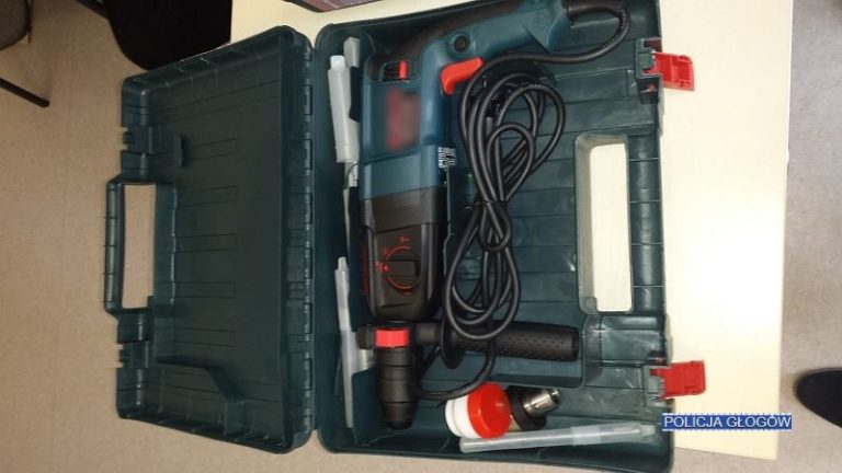 Chcieli sprzedać sprzęt z podrobionymi znakami towarowymi