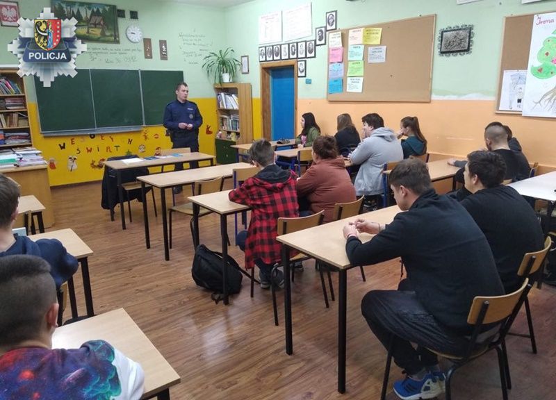 Przemkowscy policjanci spotkali się z uczniami